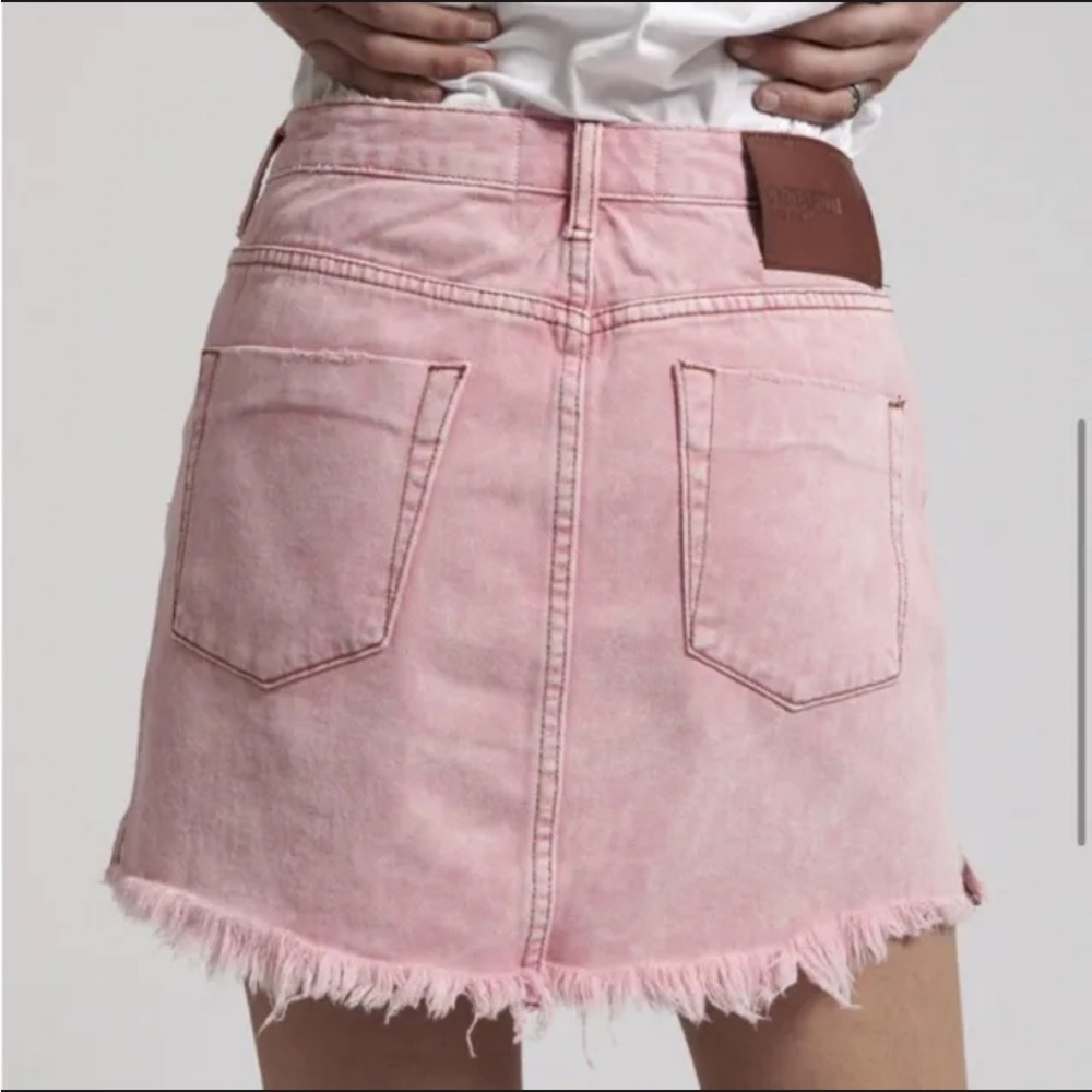 ONE TEASPOON- 2020 Mini‎ Skirt Evil Eye Pink High Waist Denim Raw Hem - Picture 3 of 5